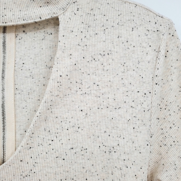 Lavish Alice Women Ivory Short Sleeve Mock Neck Cutout Top - Picture 3 of 9